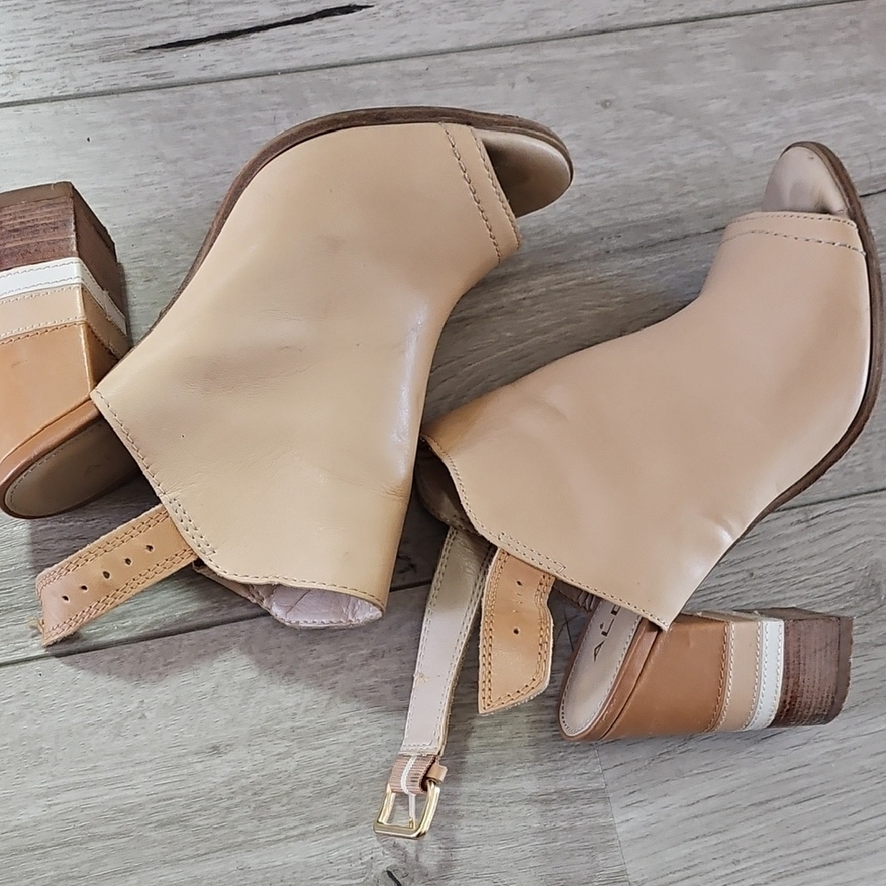 Elegant Tan Leather Ankle Boots